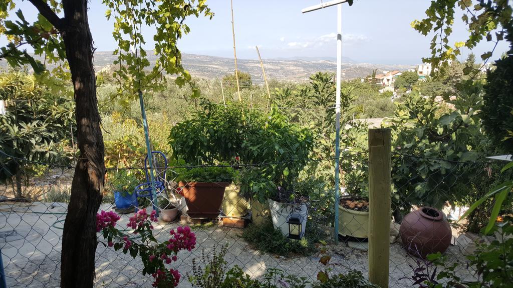 Hostal Faith'S Stone House Simou Exterior foto